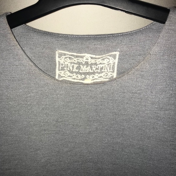 Beautiful leather arm and gray dress - Picture 3 of 5